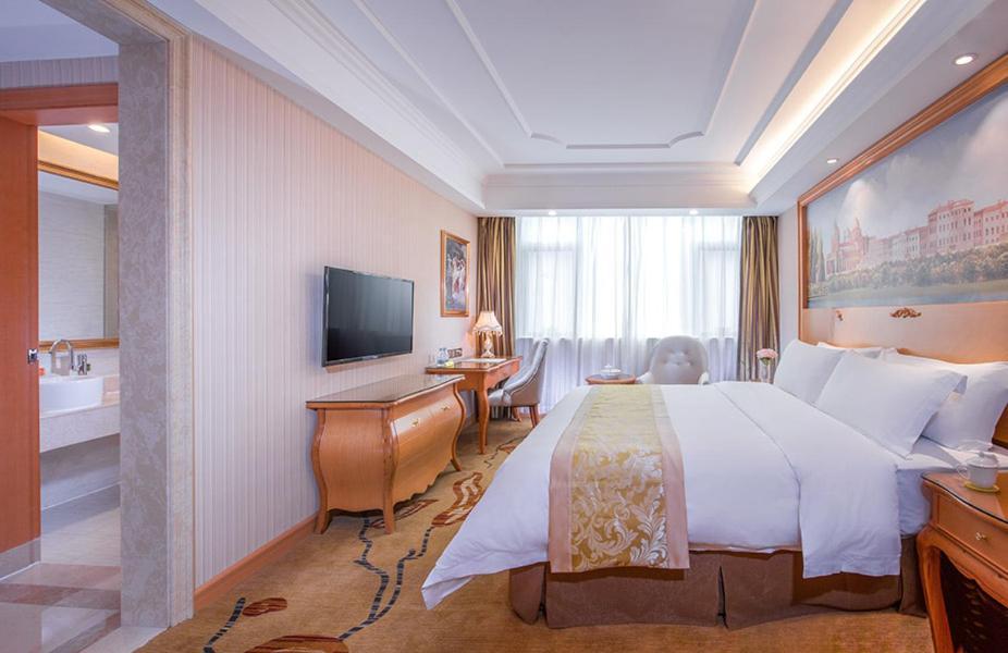 Vienna International Hotel Puning International Commodity City Ngoại thất bức ảnh