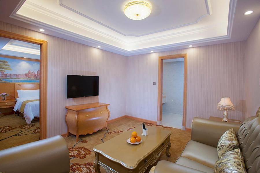 Vienna International Hotel Puning International Commodity City Ngoại thất bức ảnh